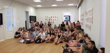 Polaznici međunarodne ljetnje škole za mlade koji rade s mladima u poseti SENSE Centru (foto Noel Seidel)